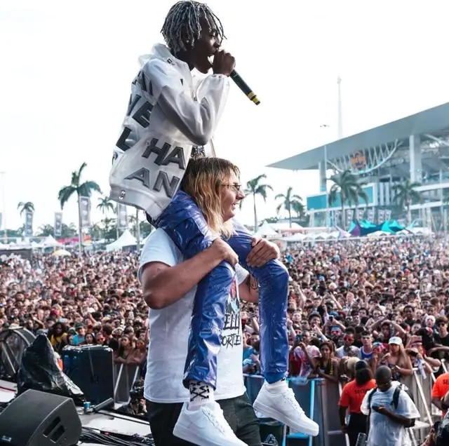 Yung Bans outfit in Chanel, Delacasso, and Off-White, 2019