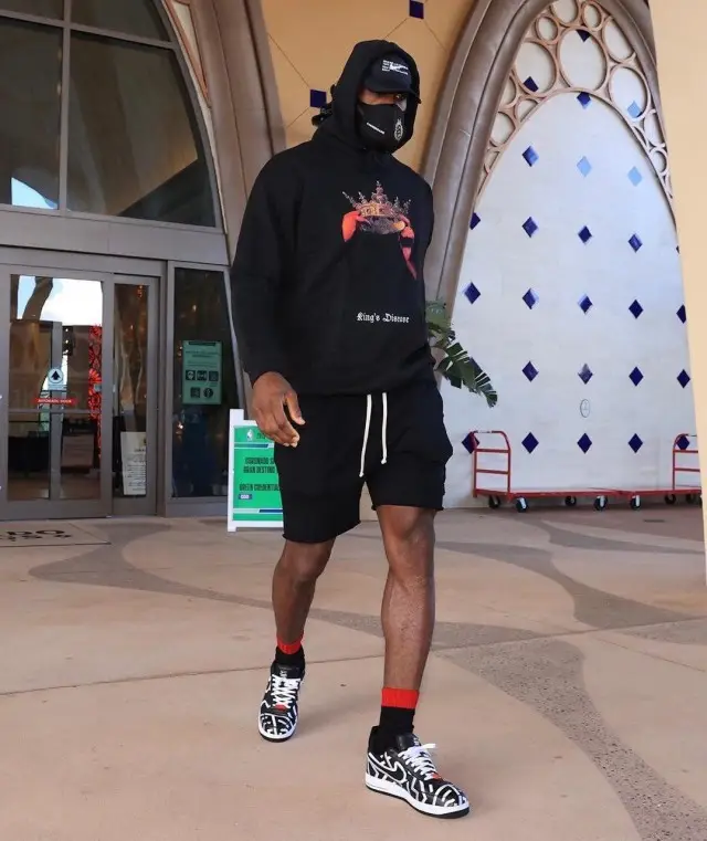 LeBron James outfit in Nas, Nike, and Off-White, 2020