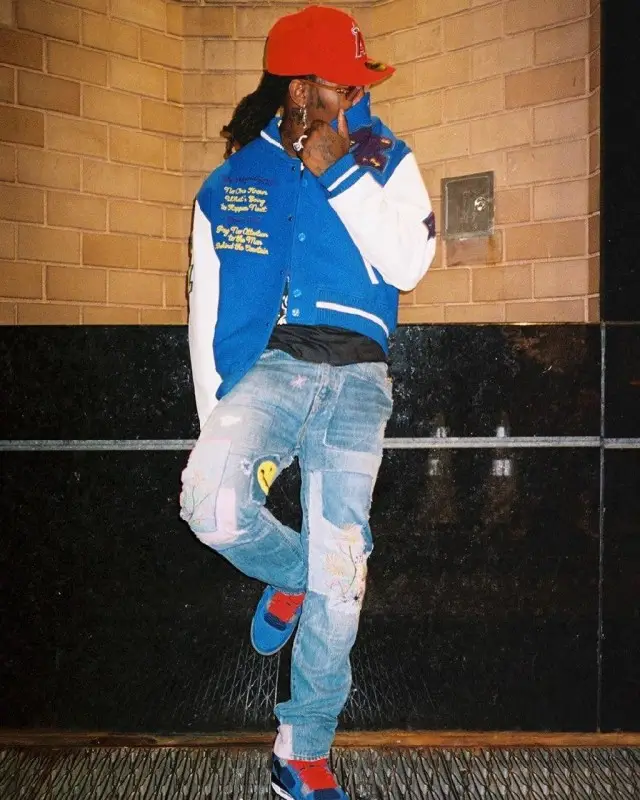 Offset outfit in Louis Vuitton, Cartier, and New Era, 2020