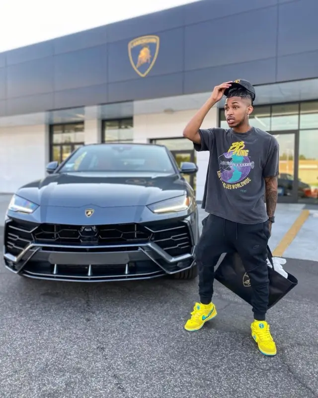DDG outfit in Vintage, Nike, and Lamborghini, 2020