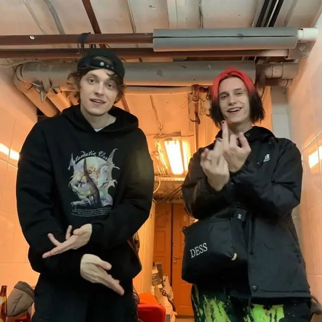 OG Buda outfit in Automatic Vertical, 2020