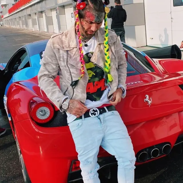 Ганвест outfit in Bape, Balmain, and Gucci, 2020