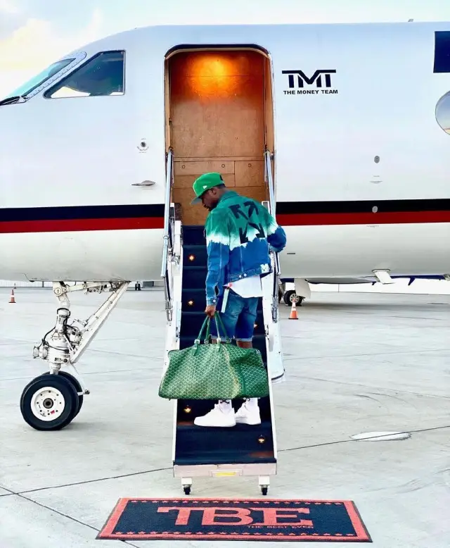 Floyd Mayweather outfit in Off-White, Goyard, and Nike, 2020