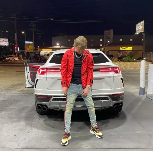 Murda Beatz outfit in Stone Island, Serenede, and Dior, 2020