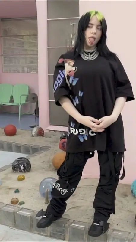 Billie Eilish outfit in Rogic, 2020