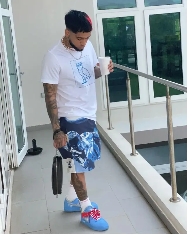 Bryant Mayers outfit in OVO, Supreme, and Hanes, 2020