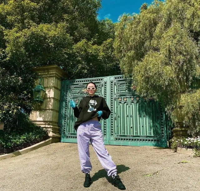 Noah Cyrus outfit in Boys Lie, 2020