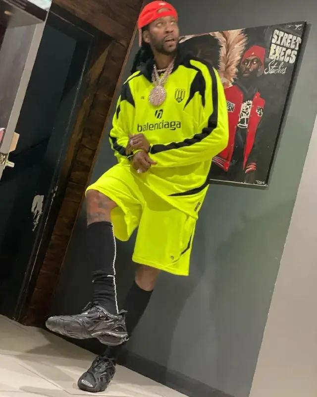 2 Chainz outfit in Balenciaga, 2020