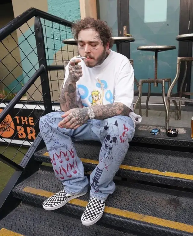 Post Malone outfit in PacSun, Jody Just, and Vans, 2019