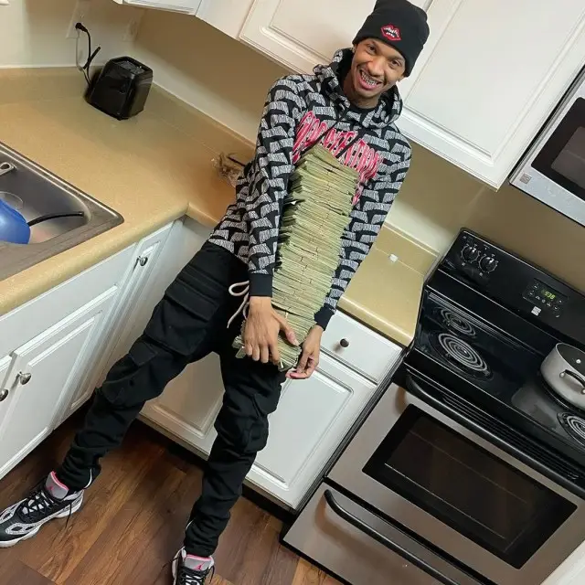 Stunna 4 Vegas outfit in Vlone, Chrome Hearts, and Matty Boy, 2020
