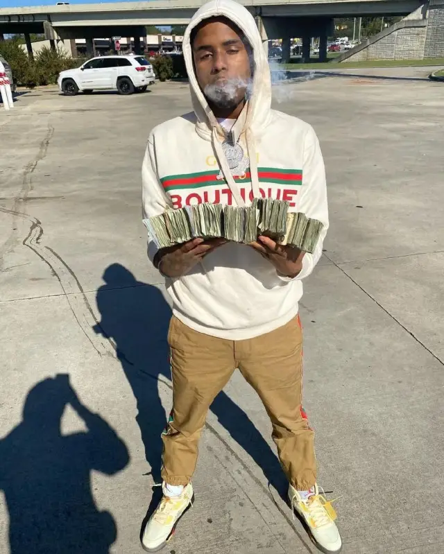 Pooh Shiesty outfit in Gucci, Jordan, and Off-White, 2020