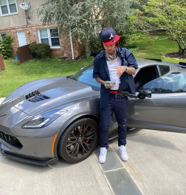 Lil Gnar outfit in Dickies, Nike, and New Era, 2020