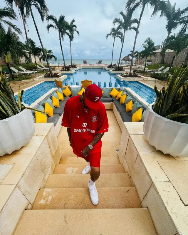Chris Brown outfit in Balenciaga, New Era, and Polo Ralph Lauren, 2020