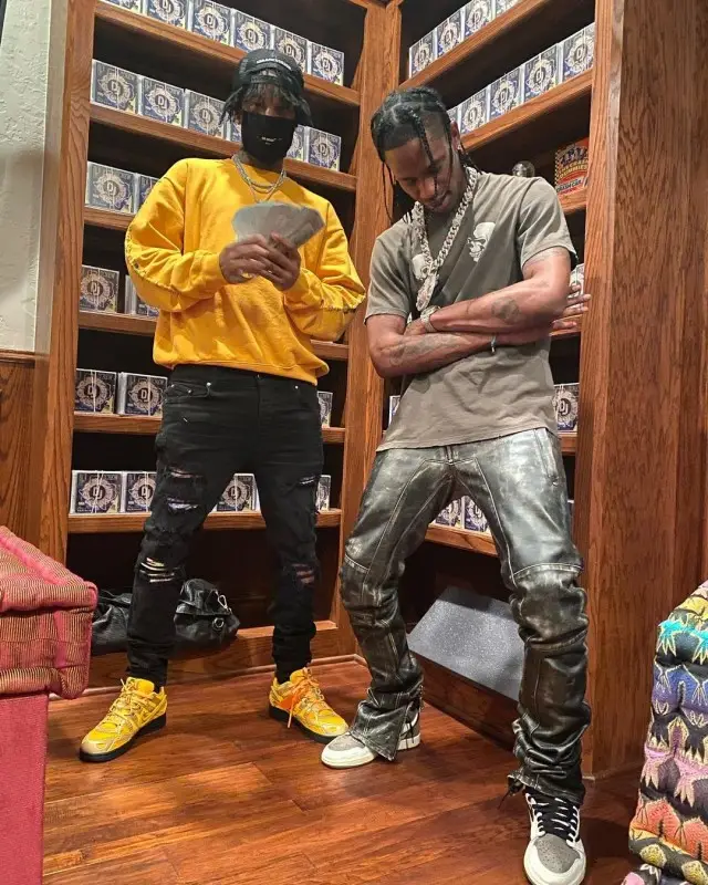 Travis Scott outfit in Number (N)ine, Dsquared2, and Nike, 2020