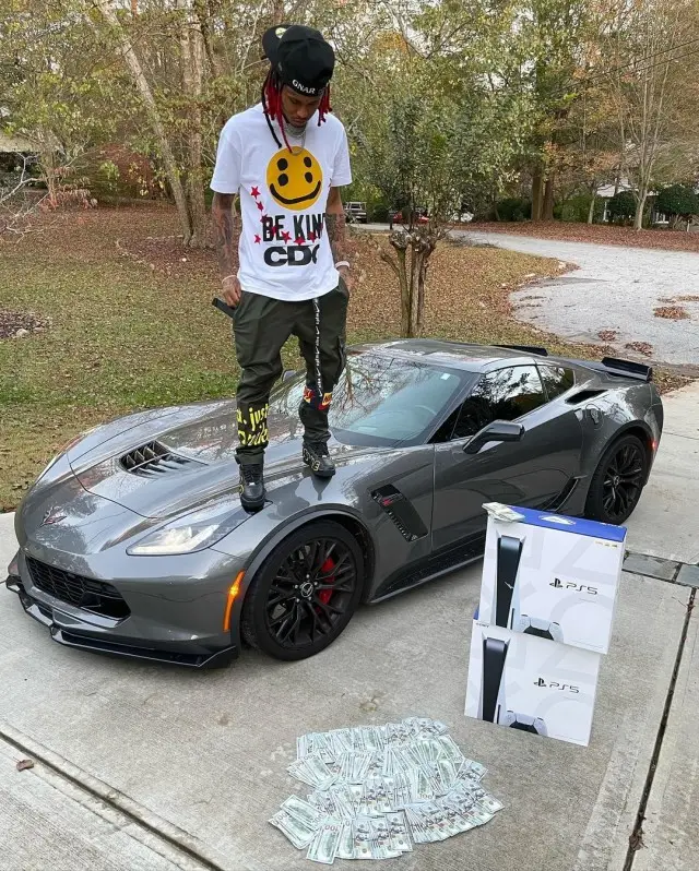 Lil Gnar outfit in Cactus Plant Flea Market, Nike, and Comme Des Garcons, 2020