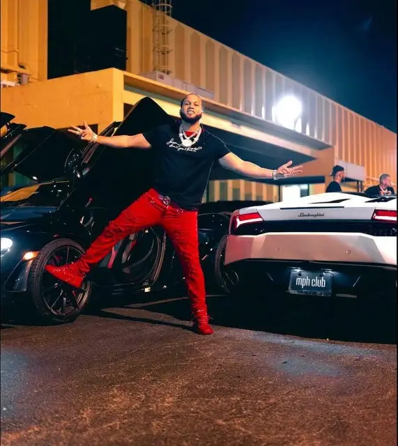 El Alfa El Jefe outfit in Givenchy, Dsquared2, and Giuseppe Zanotti, 2020