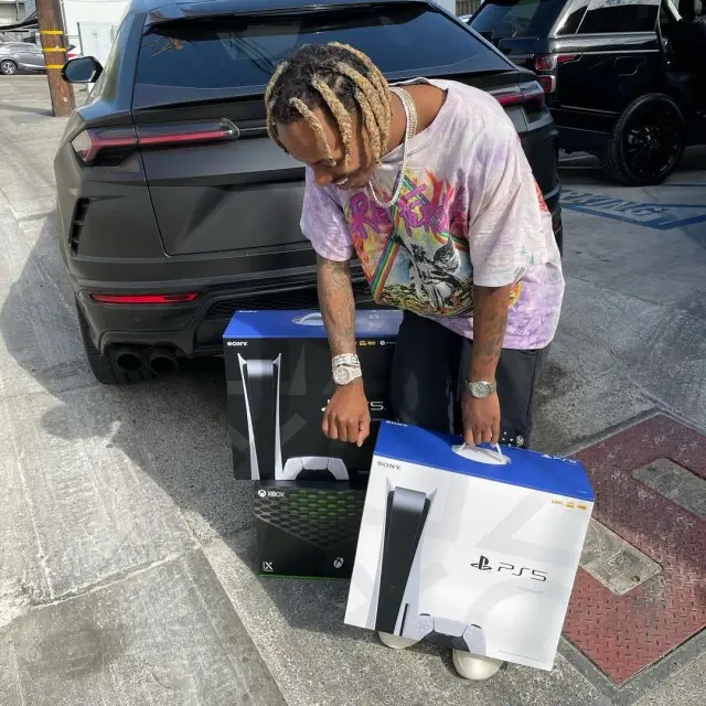 Rich The Kid outfit in Rich The Kid  Merch, Yeezy, and PlayStation, 2020