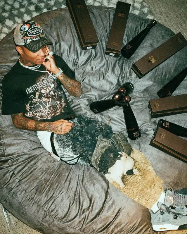 Swae Lee outfit in Jordan and Von Dutch, 2020