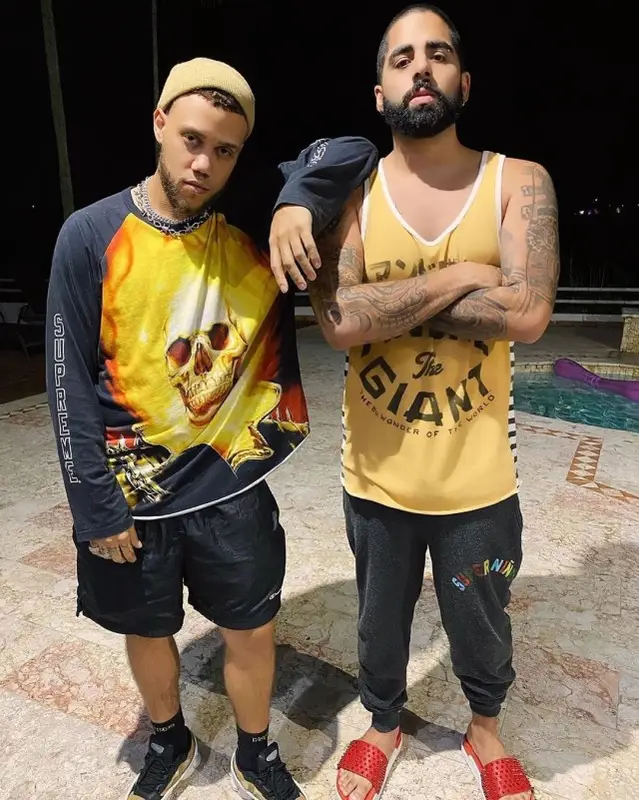 Jhay Cortez outfit in Supreme, Champion, and Hanes, 2020