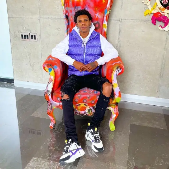 A Boogie Wit Da Hoodie outfit in Dior, 2020