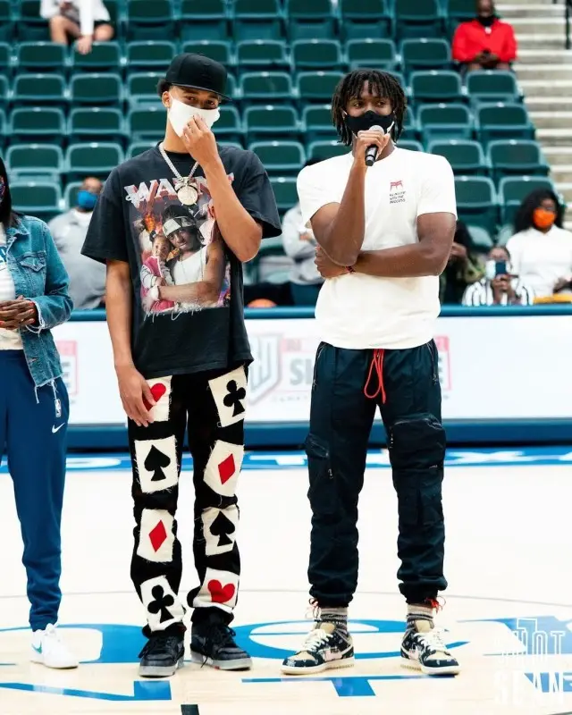 R.J. Hampton outfit in Grace Court Co, Corrupt Kid, and New Era, 2020