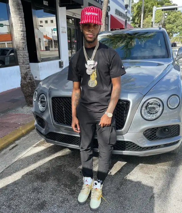 Toosii outfit in Section 8, Supreme, and New Era, 2020
