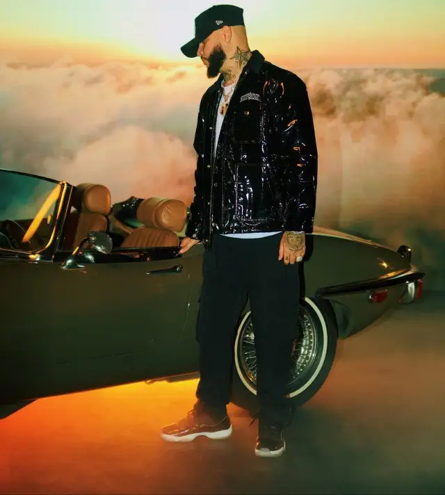 Farruko outfit in Supreme, Jordan, and New Era, 2020
