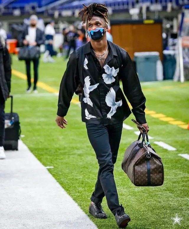 CeeDee Lamb outfit in 3.Paradis, John Elliott, and Louis Vuitton, 2020