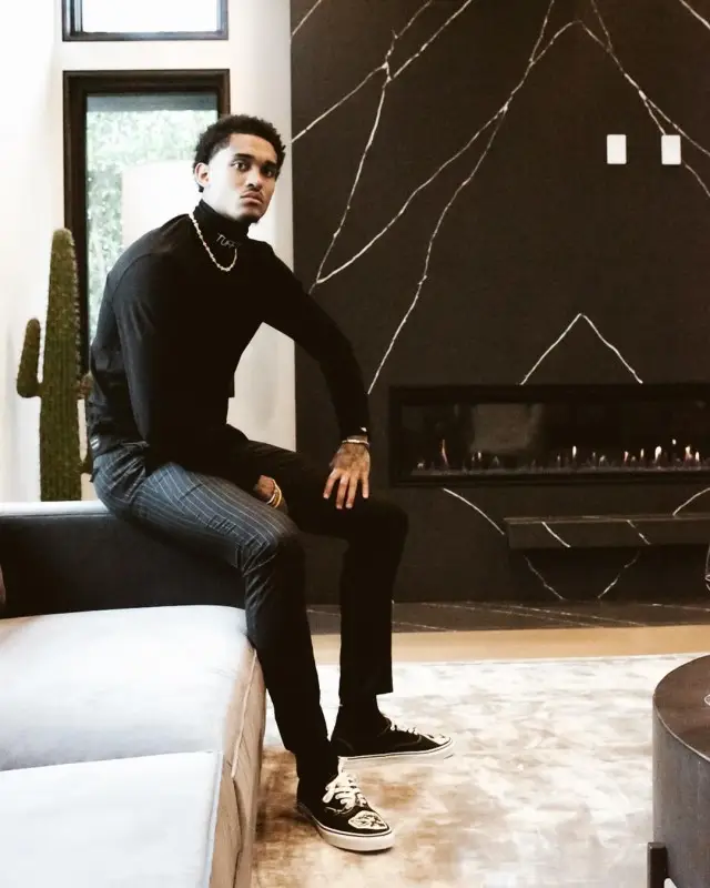 Jordan Clarkson outfit in Tuff Crowd, 2020