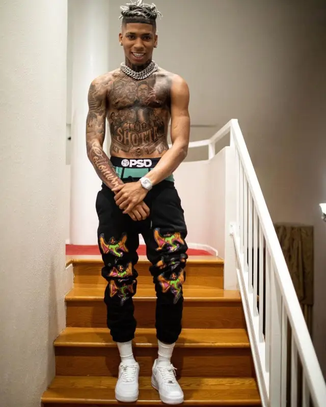 NLE Choppa outfit in Market, Nike, and PSD, 2020