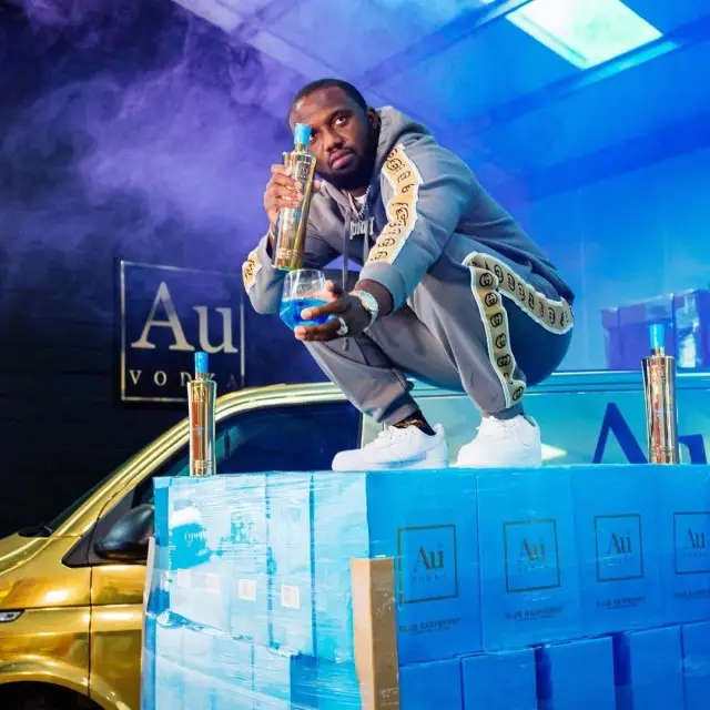 Headie One outfit in Gucci and Nike, 2020