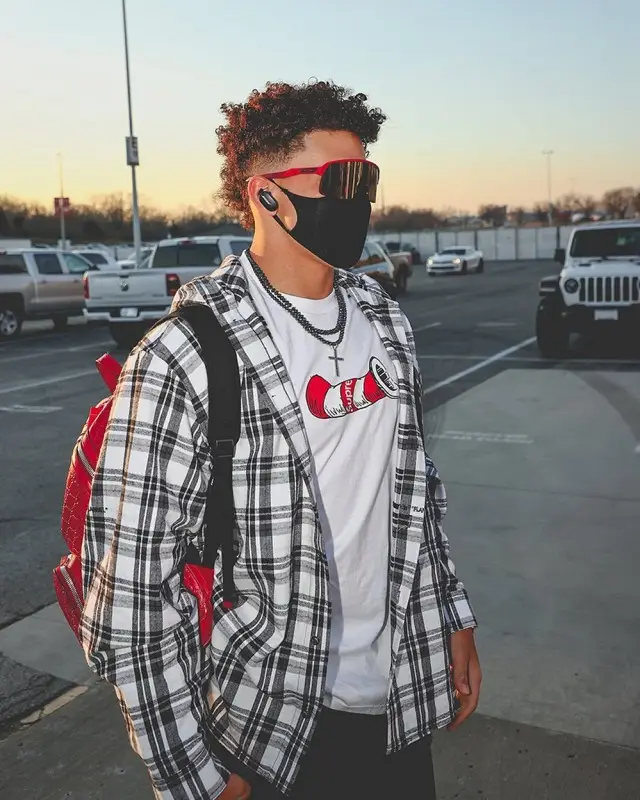 Patrick Mahomes II outfit in Off-White, Supreme, and Oakley, 2020