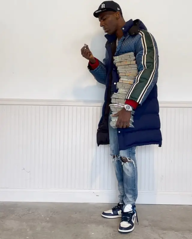 Young Dolph outfit in Gucci, Nike, and New Era, 2020