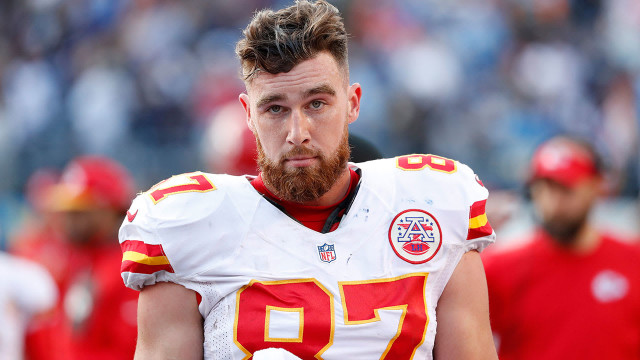 Travis Kelce Outfits | WHAT’S ON THE STAR?